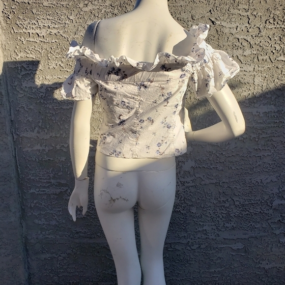 - Rebecca Taylor Sprigged with delicate flowers, this‎ shoulder-baring top - Picture 5 of 7